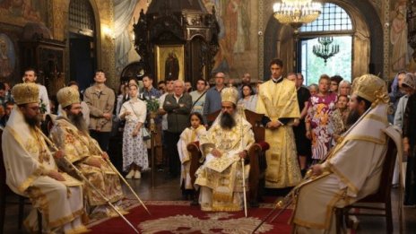 Патриархът отслужва заупокойна литургия за 6 месеца от кончината на Неофит
