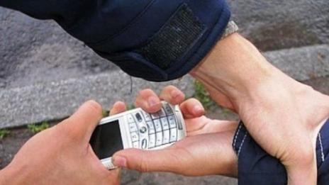 53-годишен граби телефон и пари в центъра на Варна
