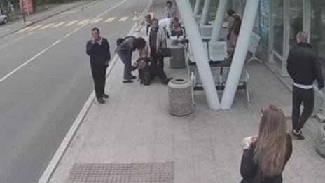 Нападателят на възрастната жена в Бургас остава в ареста
