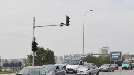 Поставят разделителна ограда по бул. „Цар Освободител“ във Варна