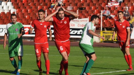 ЦСКА уволни звезди на купон  
