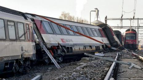 Сблъсък на на два влака в Египет, 19 души са загинали