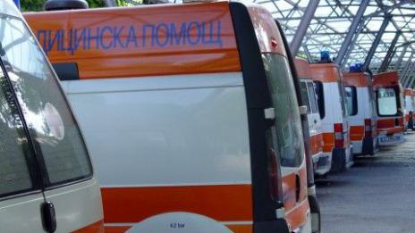 Шофьор на линейка отнесе юмрук в лицето
