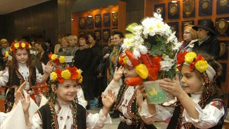 Лазарки наричаха за здраве в общината (СНИМКИ)