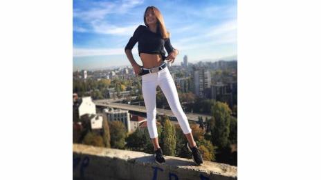 Дъщерята на Киро Скалата застраши живота си заради селфи