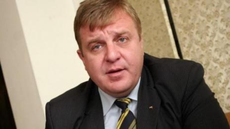 Каракачанов е категоричен: Бунт на пилоти не е имало