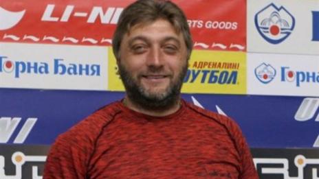 Скулптор прави паметник на Трифон Иванов