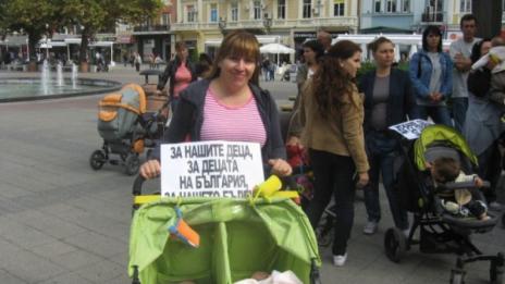 За едни майка, за други мащеха! 420 лв. са много, а 340 – точно?