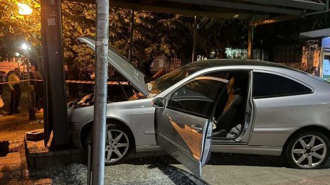 Варненецът се врязал в спирката с несъобразена скорост, можело е да има жертви