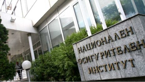 Средният осигурителен доход за страната за януари 2023 г. е 1385,10 лв.