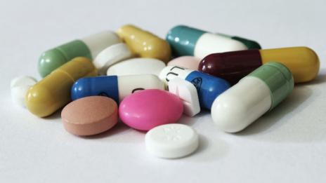 Задържаха 14 души за търговия на забранени спортни медикаменти