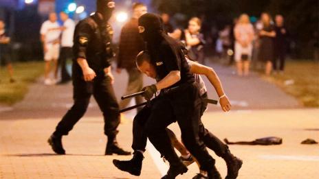 В Минск направиха 13-километрова жива верига