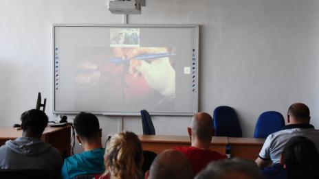 Топ ортопед извърши уникална за Варна операция на тазобедрена става