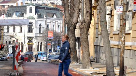 Велоалея с червен асфалт ще свързва центъра с басейна