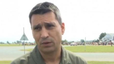 Вдовицата на загиналия пилот: Не спирайте да летите, макар и на счупени самолети