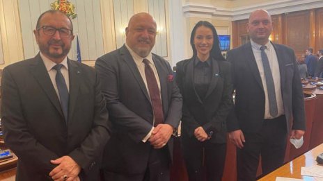 ГЕРБ иска от Коцев да спре колите в Морската градина на Варна