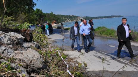 Спират водите, свличащи ската под “Почивка” с пари по “Околна среда”