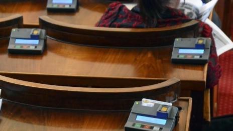 Нова зала за депутатите? Ще има, ама някой друг път