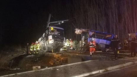На жп прелез във Франция: Четири деца са загинали, 19 са ранени