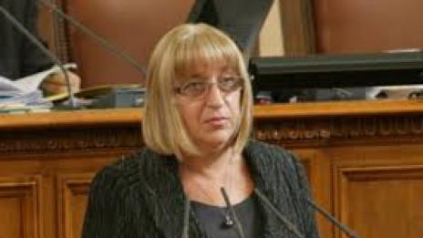Цецка Цачева поиска имунитета на Мая Манолова