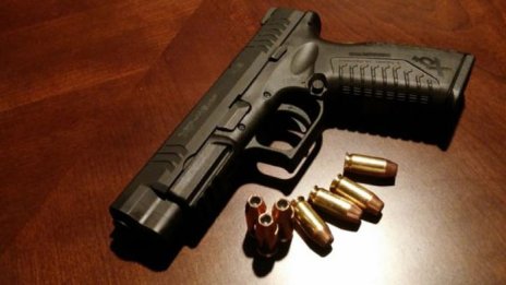 41-годишен варненец с условна присъда за преправен газов пистолет и боеприпаси