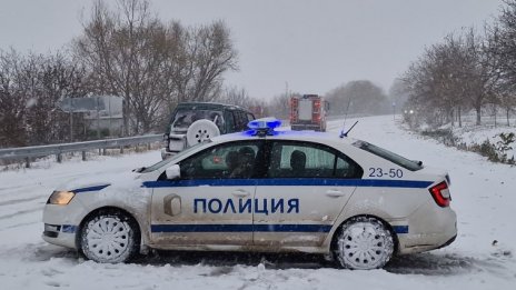 Закопчаха пиян и дрогиран младеж с "Голф", пребил шофьор на снегорин