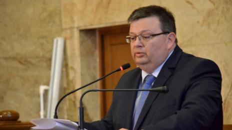 Цацаров отсече: Стрелба за наркомясто, не за паркомясто!