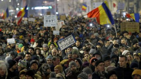 7000 румънци на протест срещу корупцията