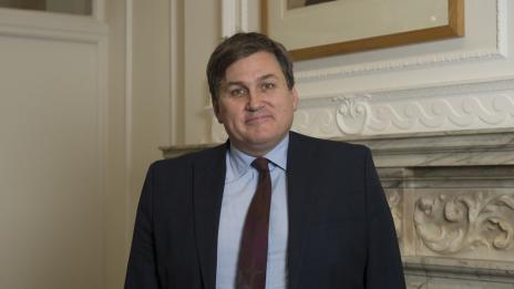 Още един британски политик влиза в състезанието за премиерския пост