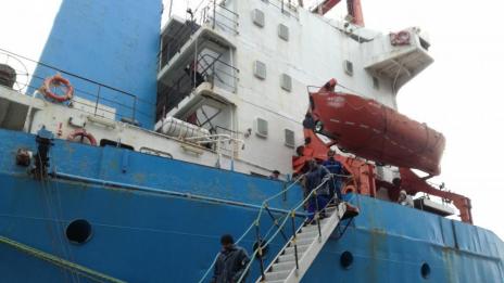 Арестуван кораб горя в Пристанище Бургас