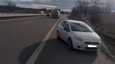 Дядо в насрещното! Лети с бясна скорост по АМ "Тракия"