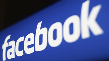 Google привлича ценен кадър от Facebook