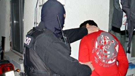 Задържаха мъж и жена със 100 кг амфетамини в София, притежавали и 2 кг марихуана