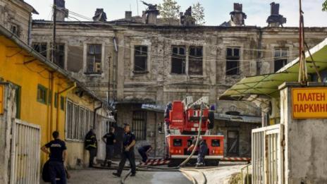 Какво точно погълна огънят в "Царските конюшни"?