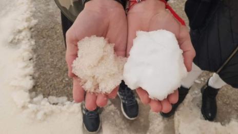 Цветен сняг с оранжев оттенък валя в Североизточна България