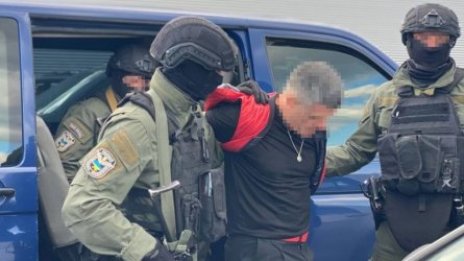 Има нещо гнило в Киев: Брендо се крие от години, а го хванаха с марихуана