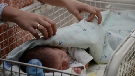 Проверяват за търговия с български бебета в Гърция