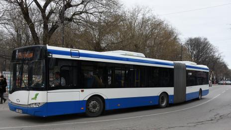 Във Варна пускат допълнителни автобуси за Голяма задушница