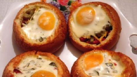 Пълнени питки с шунка и яйца