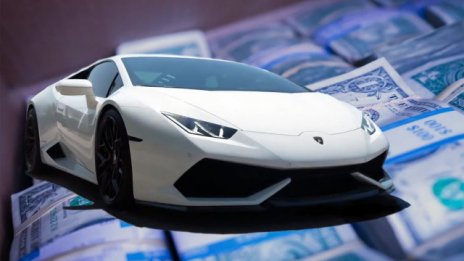 Блогър си купи старо Lamborghini с банкноти от по $1. Цели 220 хил. парчета!?