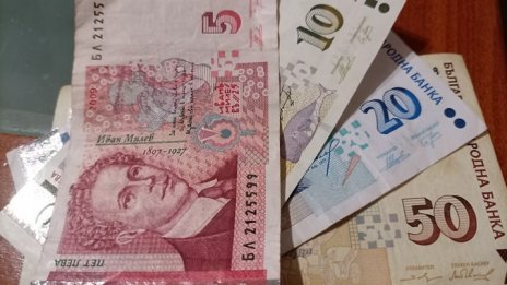 2147 лева е средната работна заплата във Варна