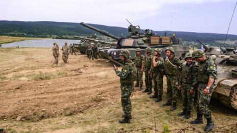 Бомбите падат не само на сушата, но и по островите!