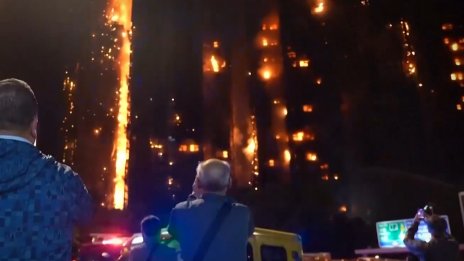 Най-малко 55 души загинаха при пожар в жилищни блокове в Хонконг