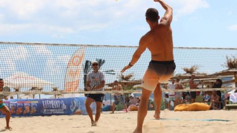 Варна събра 32 състезатели за турнира по плажен тенис &bdquo;VARNA CUP 2026&ldquo;
