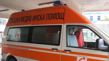 Катастрофа прати трима в болница, единият бере душа