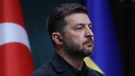 Зеленски: През следващите дни можем да сложим край на войната с достойнство