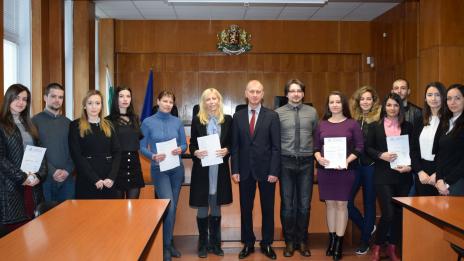 14 стажант-юристи прие Окръжен съд – Варна