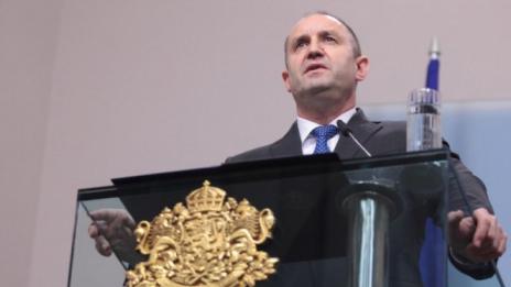 Президентът Радев сезира КС за финансирането на партиите от фирми  