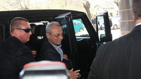 Закон премахва охраната на Доган и Станишев