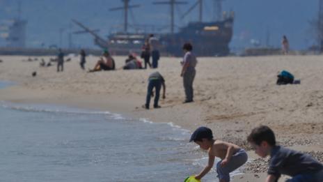 Проверяват чистотата на морската вода